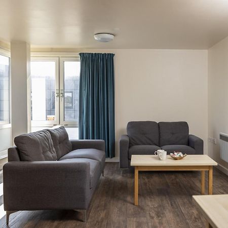 Burley Road Aparthotel ลีดส์ ภายนอก รูปภาพ
