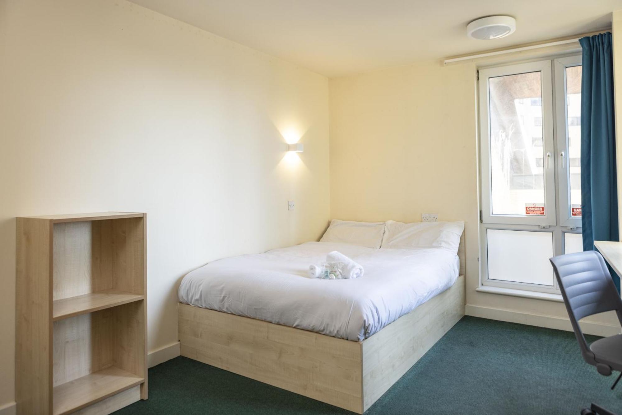 Burley Road Aparthotel ลีดส์ ภายนอก รูปภาพ