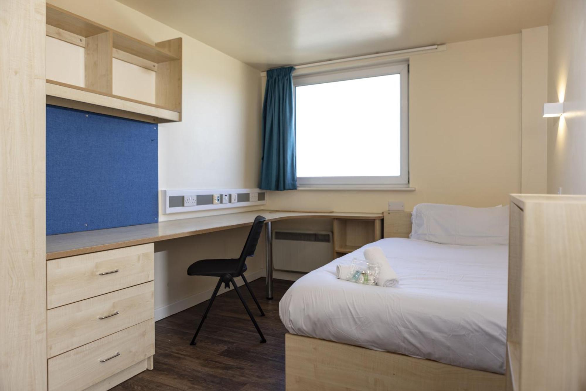 Burley Road Aparthotel ลีดส์ ภายนอก รูปภาพ