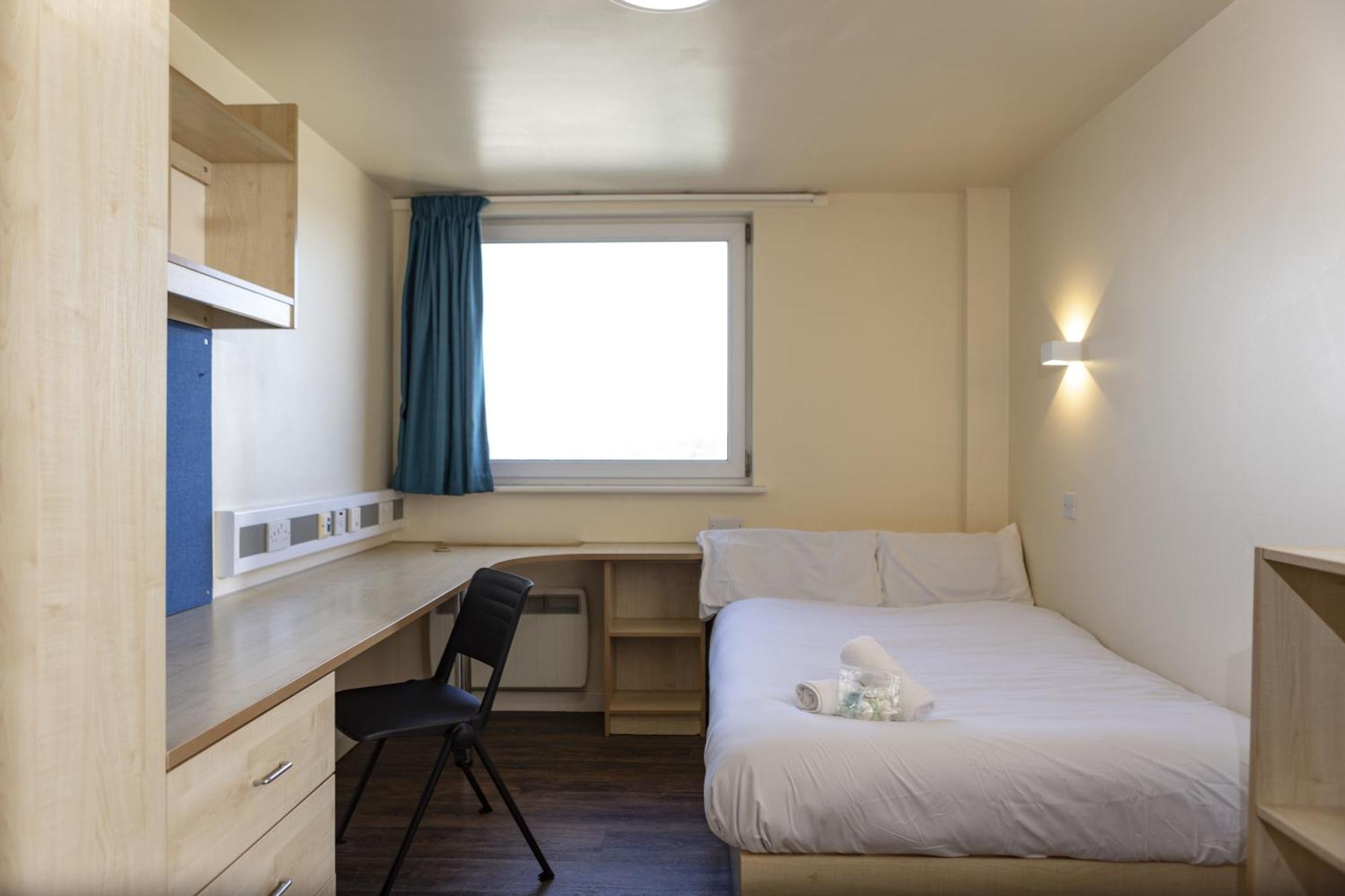 Burley Road Aparthotel ลีดส์ ภายนอก รูปภาพ