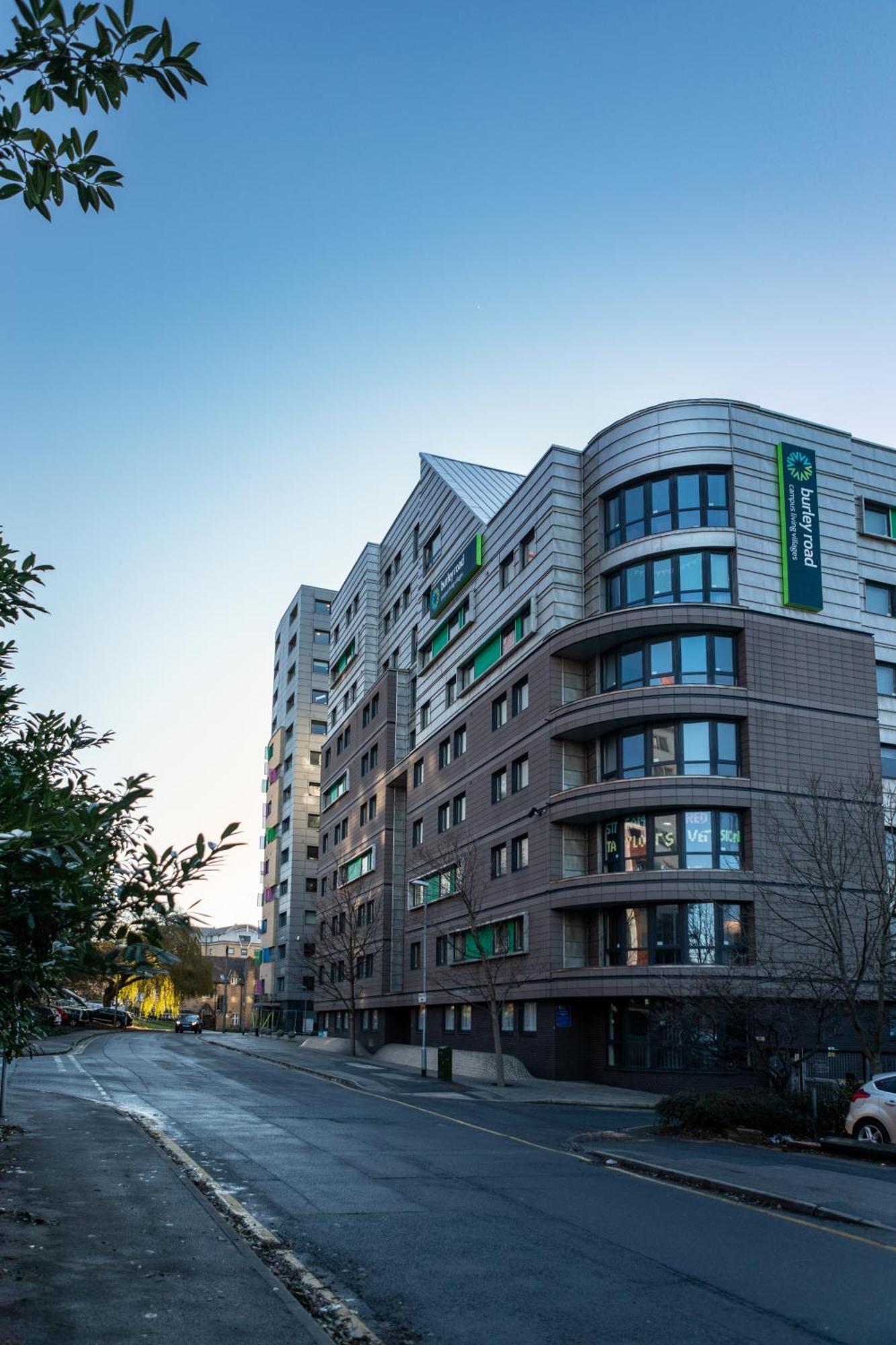 Burley Road Aparthotel ลีดส์ ภายนอก รูปภาพ